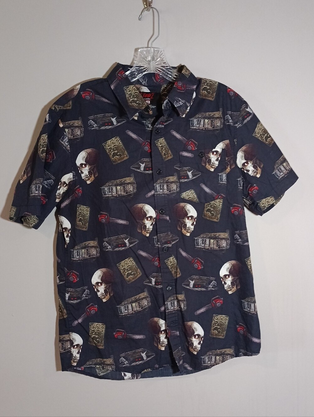Middle of Beyond Evil Dead 2 men’s short sleeve button, shirt, size M